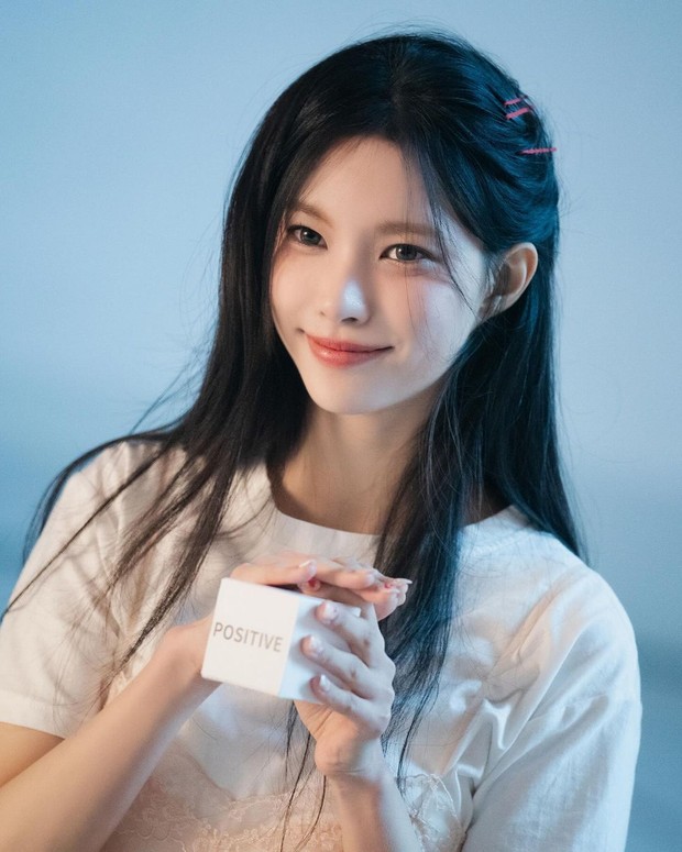 Potret Yunah ILLIT/ Foto: instagram.com/illit_official Potret Yunah ILLIT