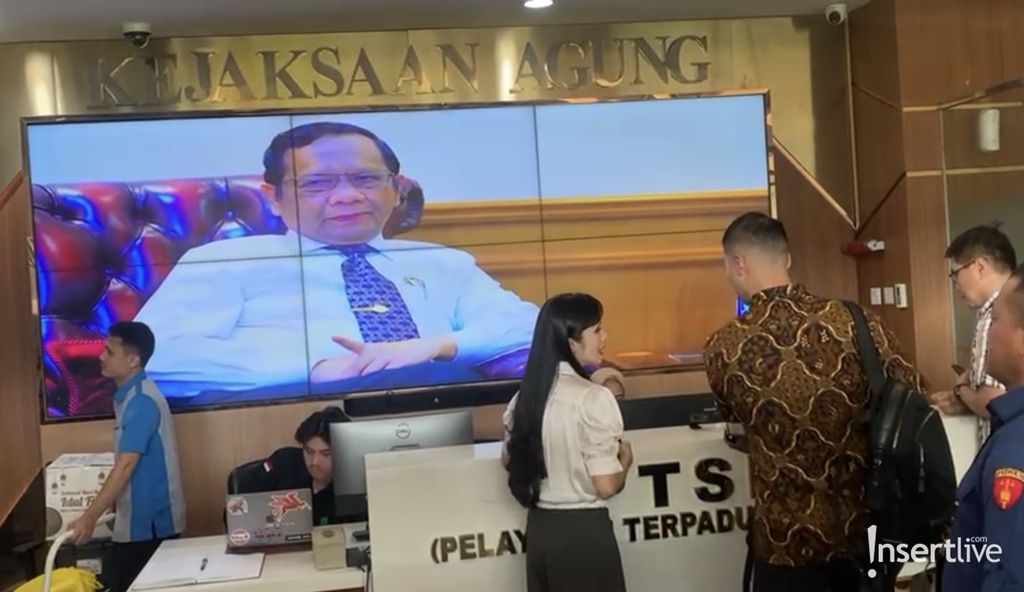 Sandra Dewi memenuhi panggilan Kejagung untuk menjalani pemeriksaan sebagai saksi kasus korupsi timah yang melibatkan suaminya, Harvey Moeis.