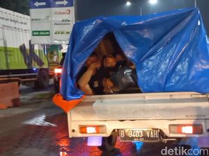 Cerita Keluarga Imron Mudik ke Madura 12 Orang Pakai Pikap