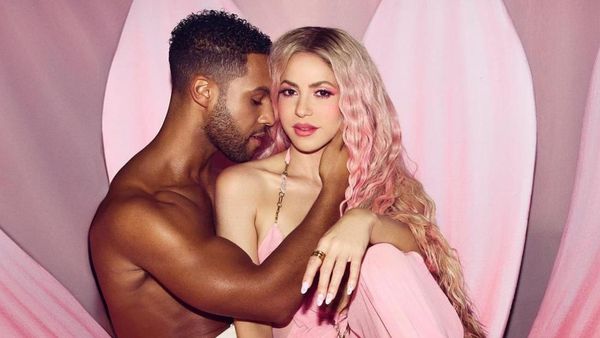 7 Foto Mesra Shakira dan Aktor Berondong, Dikabarkan Pacaran karena Cinlok