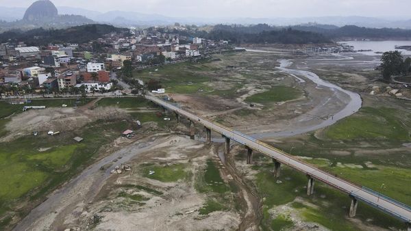 Waduk Paling Memukau di Kolombia Kini Menyusut Kekeringan