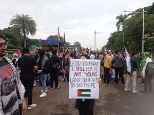 Massa Aksi Bela Palestina Long March dari Kedubes AS ke Patung kuda