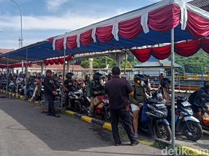 H-5 Lebaran, Pemudik Mulai Padati Pelabuhan Padangbai