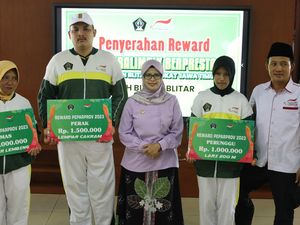 Pemkab Blitar Bagikan Reward bagi Atlet Paralimpik Berprestasi Pemkab Blitar Bagikan Reward bagi Atlet Paralimpik Berprestasi