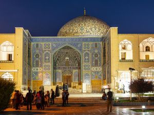 Apakah Boleh Makan dan Minum di Dalam Masjid saat Itikaf?