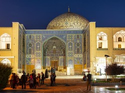 Apakah Boleh Makan dan Minum di Dalam Masjid saat Itikaf?