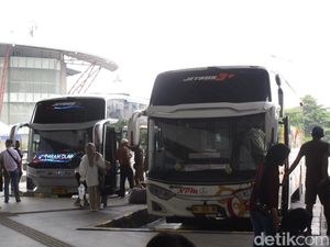 Cerita Para Sopir AKAP Melawan Microsleep dan Highway Hypnosis di Jalur Mudik