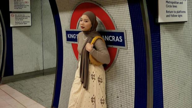 Gaya hijab Camillia Laetitia Azzahra, putri Ridwan Kamil