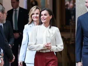 Siasat Ratu Letizia Tampil Elegan dengan Celana Panjang Kulit Siasat Ratu Letizia Tampil Elegan dengan Celana Panjang Kulit