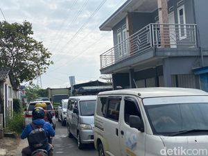 Dilema Mudik Via Sukabumi, Tol Bocimi Longsor-Jalur Alternatif Rusak Dilema Mudik Via Sukabumi, Tol Bocimi Longsor-Jalur Alternatif Rusak