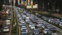 Jelang Cuti Bersama, Lalin Lebak Bulus Macet Sore Ini