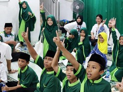 Berbuat Baiklah kepada Anak Yatim, Ini Kedudukannya dalam Islam