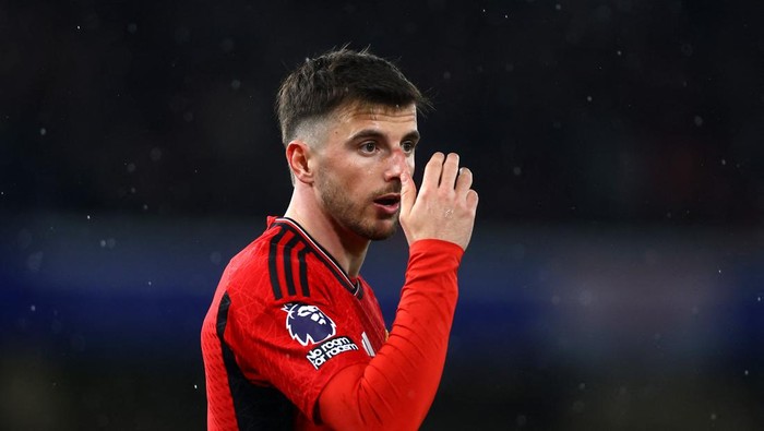 Soccer Football - Premier League - Chelsea v Manchester United - Stamford Bridge, London, Britain - April 4, 2024 Manchester Uniteds Mason Mount reacts Action Images via Reuters/Matthew Childs NO USE WITH UNAUTHORIZED AUDIO, VIDEO, DATA, FIXTURE LISTS, CLUB/LEAGUE LOGOS OR LIVE SERVICES. ONLINE IN-MATCH USE LIMITED TO 45 IMAGES, NO VIDEO EMULATION. NO USE IN BETTING, GAMES OR SINGLE CLUB/LEAGUE/PLAYER PUBLICATIONS.