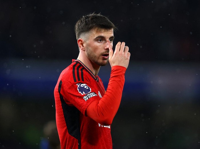 Soccer Football - Premier League - Chelsea v Manchester United - Stamford Bridge, London, Britain - April 4, 2024 Manchester United's Mason Mount reacts Action Images via Reuters/Matthew Childs NO USE WITH UNAUTHORIZED AUDIO, VIDEO, DATA, FIXTURE LISTS, CLUB/LEAGUE LOGOS OR 'LIVE' SERVICES. ONLINE IN-MATCH USE LIMITED TO 45 IMAGES, NO VIDEO EMULATION. NO USE IN BETTING, GAMES OR SINGLE CLUB/LEAGUE/PLAYER PUBLICATIONS.