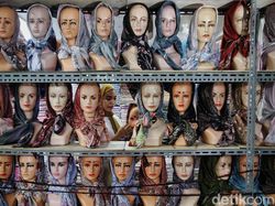 Menilik Pasar Tasik yang Unik