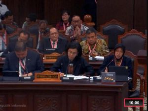 Hakim MK Tanya ke Sri Mulyani cs, Sumber Dana Jokowi Bagi Bansos dari Mana? Hakim MK Tanya ke Sri Mulyani cs, Sumber Dana Jokowi Bagi Bansos dari Mana?