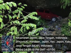 Diduga Lupa Tarik Tuas Rem, Mobil Isi Bocah 5 Tahun Terjun ke Sungai di Blora Diduga Lupa Tarik Tuas Rem, Mobil Isi Bocah 5 Tahun Terjun ke Sungai di Blora