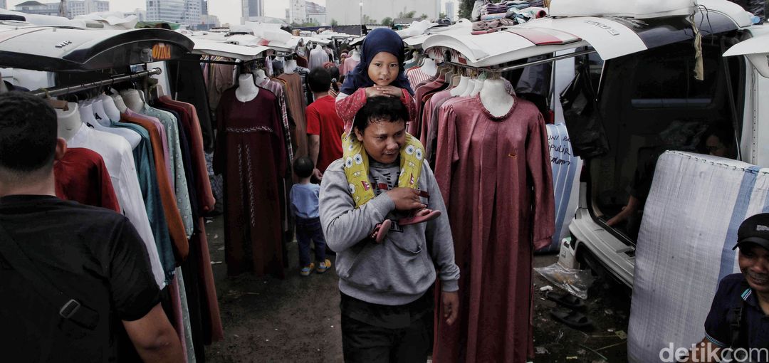 Rumah Makan Padang di kawasan Sunda Kelapa tak luput dari rob 2021