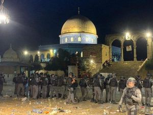 Dilema Ziarah Al-Aqsa di Tengah Pendudukan Dilema Ziarah Al-Aqsa di Tengah Pendudukan