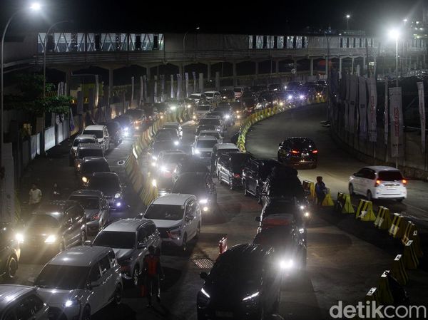 Pelabuhan Merak Mulai Ramai Pemudik