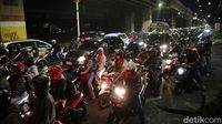 Pemudik Motor Mulai Memadati Jalan Raya Kalimalang