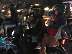 Video: Pemudik Motor Mulai Ramai di Jalur Mudik Kalimalang Bekasi