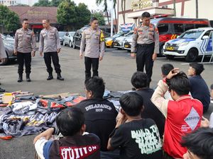 Remaja Depok Mewek di Kantor Polisi Usai Tak Dapat Maaf dari Ibunda
