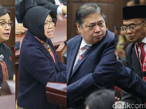 Menteri Jokowi Irit Bicara Seusai Ikuti Sidang di MK Menteri Jokowi Irit Bicara Seusai Ikuti Sidang di MK