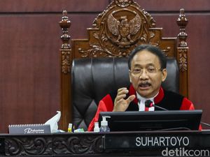Muhadjir Berpendapat soal Pengaruh Kunker Jokowi, Ketua MK Langsung Menegur Muhadjir Berpendapat soal Pengaruh Kunker Jokowi, Ketua MK Langsung Menegur