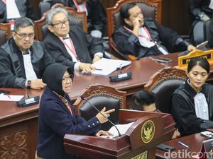 Terkuak Alasan Risma Ogah Salurkan Bansos Beras!