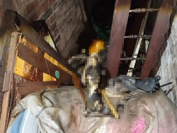 Pria di Gresik Tewas Terpanggang di Atap Rumah, Diduga Bakar Diri