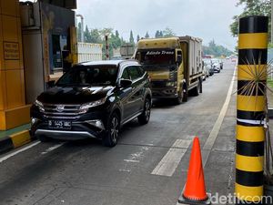 H-5 Lebaran, Arus Lalu Lintas Tol Pasteur Mulai Ramai