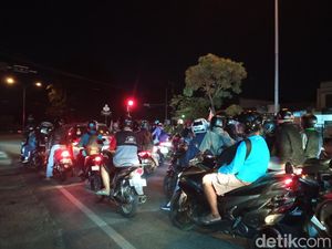 Pemudik Mulai Meriahkan Lalin di Jalur Pantura Cirebon Pemudik Mulai Meriahkan Lalin di Jalur Pantura Cirebon