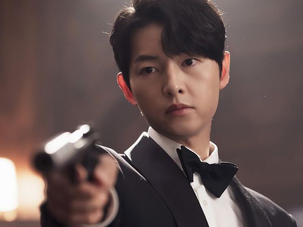 Ketika Song Joong Ki Jadi Pengacara Perceraian di Queen of Tears