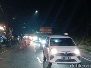 Dini Hari Meriah di Jalur Gentong Tasikmalaya Dini Hari Meriah di Jalur Gentong Tasikmalaya