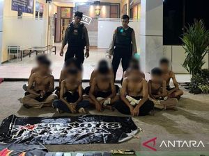 Polisi Tangkap 10 Remaja Hendak Sahur On The Road di Pulogebang Jaktim Polisi Tangkap 10 Remaja Hendak Sahur On The Road di Pulogebang Jaktim