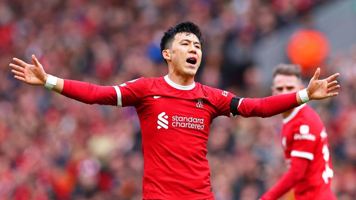Wataru Endo diklaim fit untuk laga kontra Manchester United (Getty Images/Chris Brunskill/Fantasista)