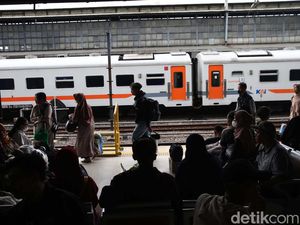 Kehabisan Tiket Kereta Antar-Kota? Coba Pakai Cara Ini Kehabisan Tiket Kereta Antar-Kota? Coba Pakai Cara Ini