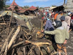 Pemkab Agam Tetapkan 14 Hari Masa Tanggap Darurat Banjir Lahar Dingin Pemkab Agam Tetapkan 14 Hari Masa Tanggap Darurat Banjir Lahar Dingin