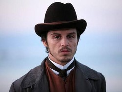 Kala Andrew Scott Berperan Sebagai Penjahat Ikonik di Series Ripley