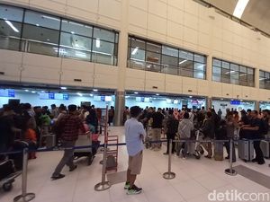 Puncak Arus Mudik, 18 Ribu Penumpang Padati Bandara Hang Nadim Batam Puncak Arus Mudik, 18 Ribu Penumpang Padati Bandara Hang Nadim Batam