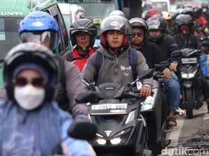 Video: 11 Ribu Kendaraan Pemudik Lokal Lintasi Bundaran Cibiru Video: 11 Ribu Kendaraan Pemudik Lokal Lintasi Bundaran Cibiru