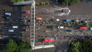 Banjir Rendam Jalur Pantura Semarang-Surabaya
