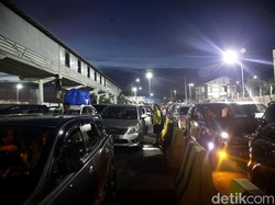 H-3 Lebaran, Pelabuhan Merak Ramai Pemudik