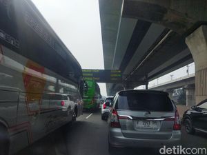 Tol Japek Padat Pagi Ini, Contraflow Diberlakukan Mulai Km 47