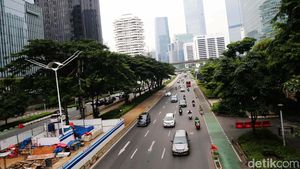 Libur Lebaran, Lalu Lintas Jalan Sudirman Ramai Lancar