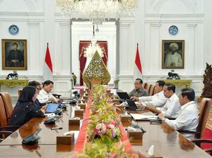 Prabowo Unggah Momen Jokowi Ratas Bersama Menteri, Ada Sri Mulyani-Airlangga