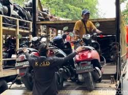Asyiknya Ikut Mudik Gratis, Motor Diangkut Truk untuk Jalan-jalan di Kampung