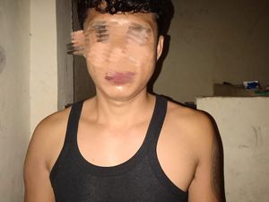 Pria Ini Mencuri 13 Karung Beras Dua Kali di Toko yang Sama Pria Ini Mencuri 13 Karung Beras Dua Kali di Toko yang Sama