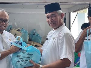 Bupati Kebumen Kembali Borong Produk UMKM untuk Parcel Lebaran Kepsek Bupati Kebumen Kembali Borong Produk UMKM untuk Parcel Lebaran Kepsek